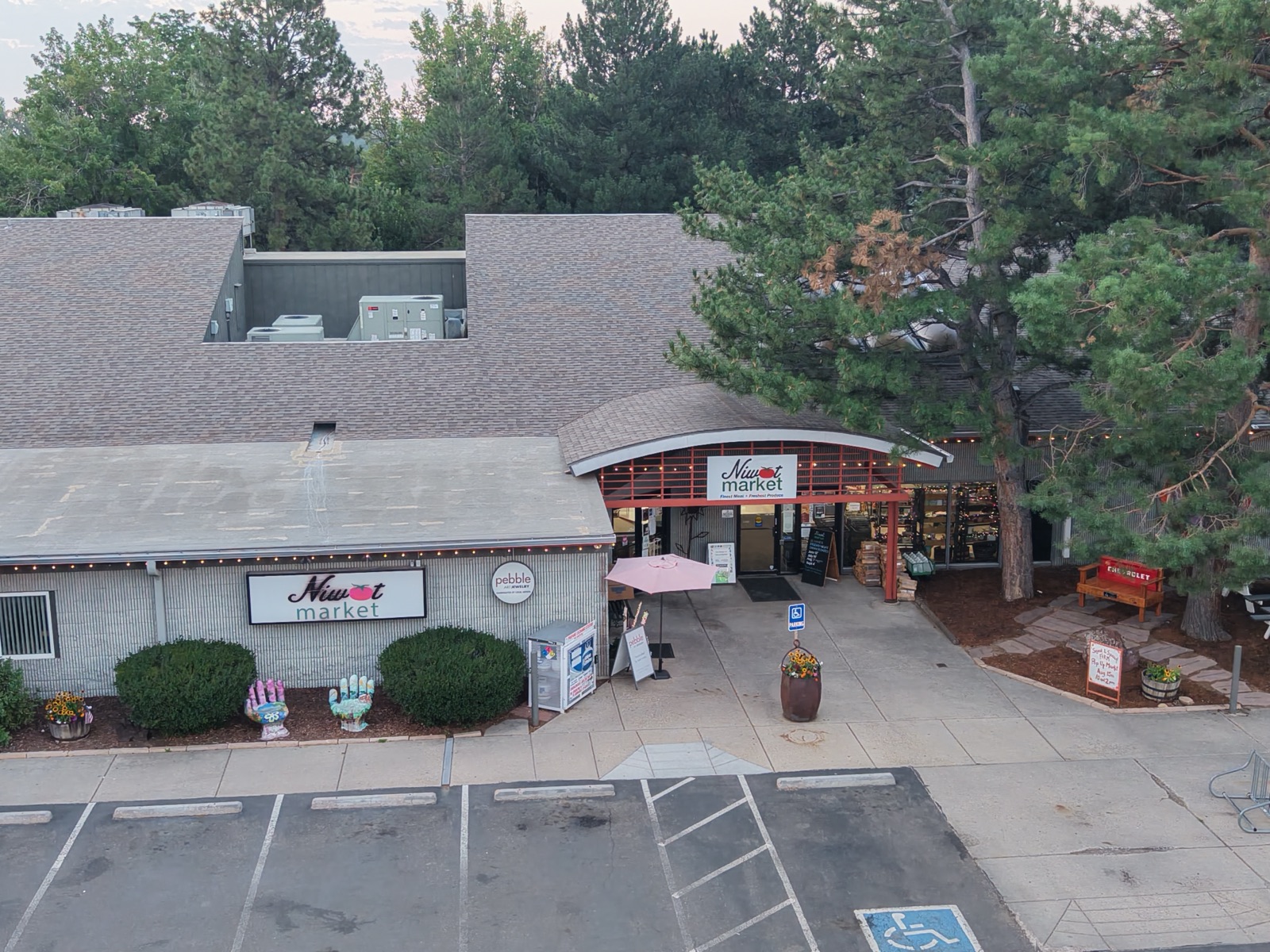 Aerial photograph of the Niwot Market storefront